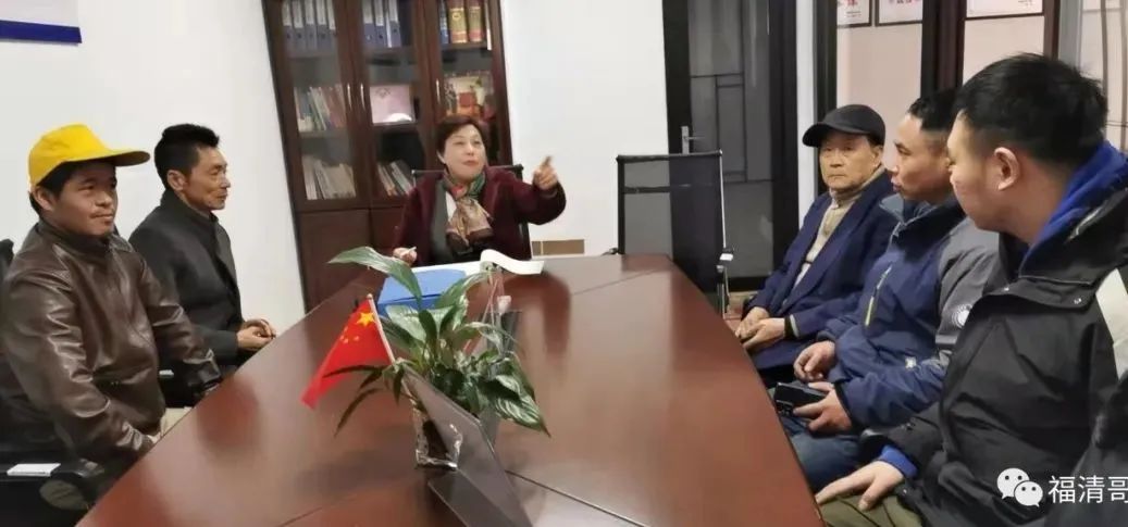 “布衣法官”，她用春風(fēng)化雨的愛溫暖人心