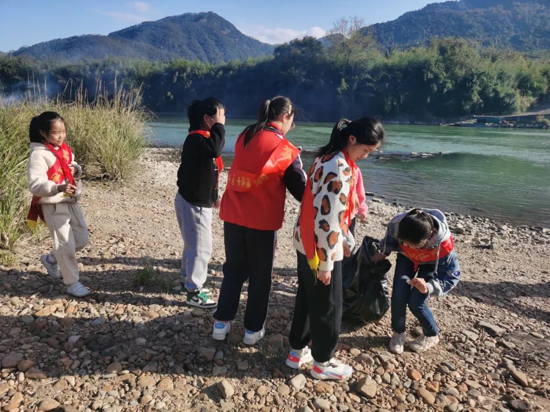 連江這樣的“雷鋒式”好少年，愛(ài)了愛(ài)了！